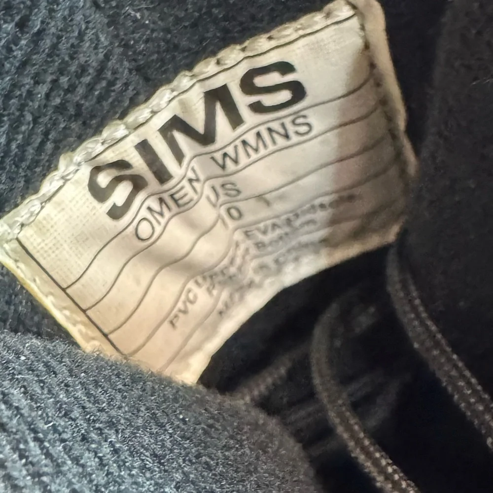 SIMMS Omen Women's Black and Purple Snowboard  Boots size 10 EUC